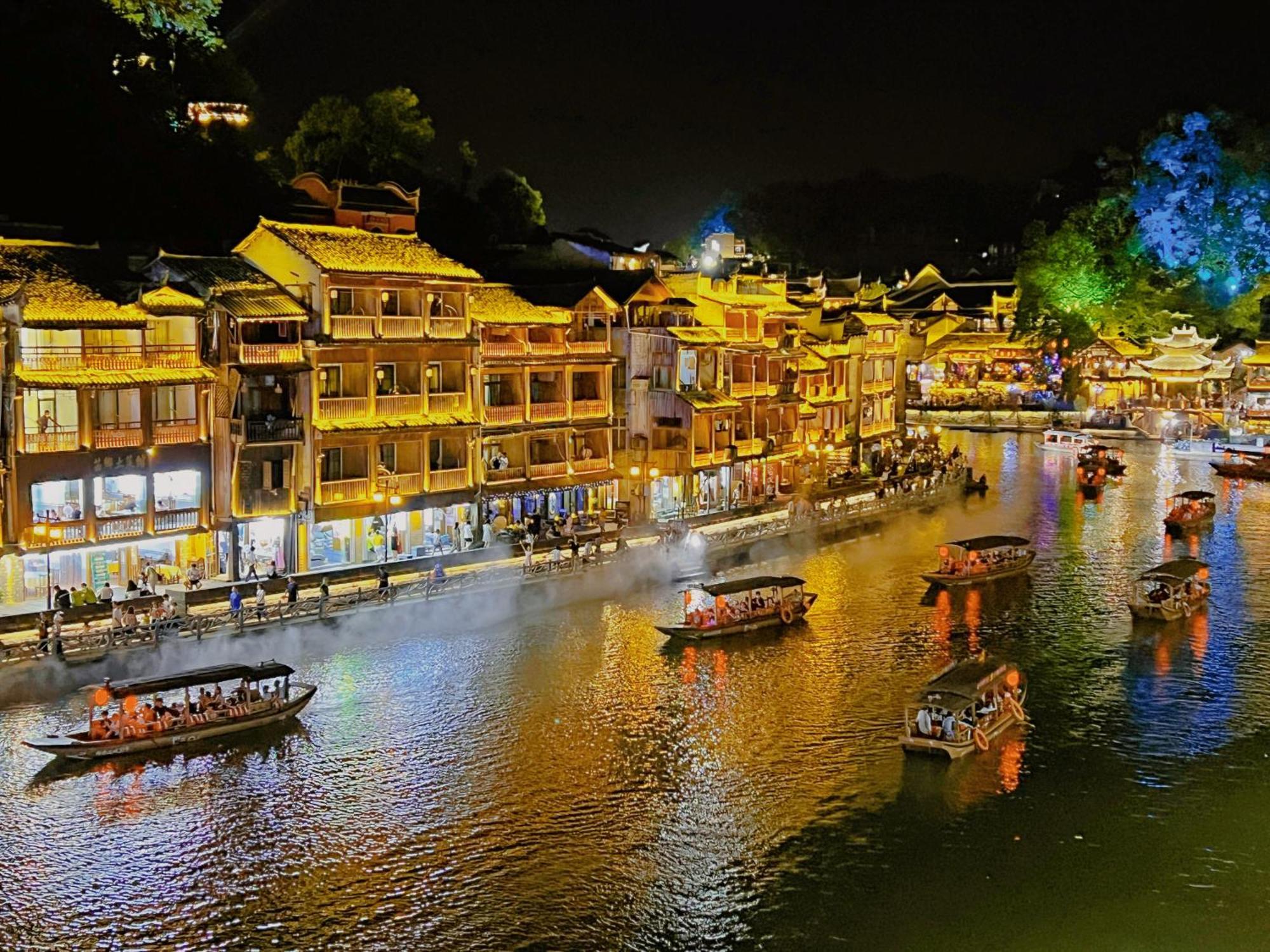 Fenghuang Memory Linjiang Inn Bagian luar foto