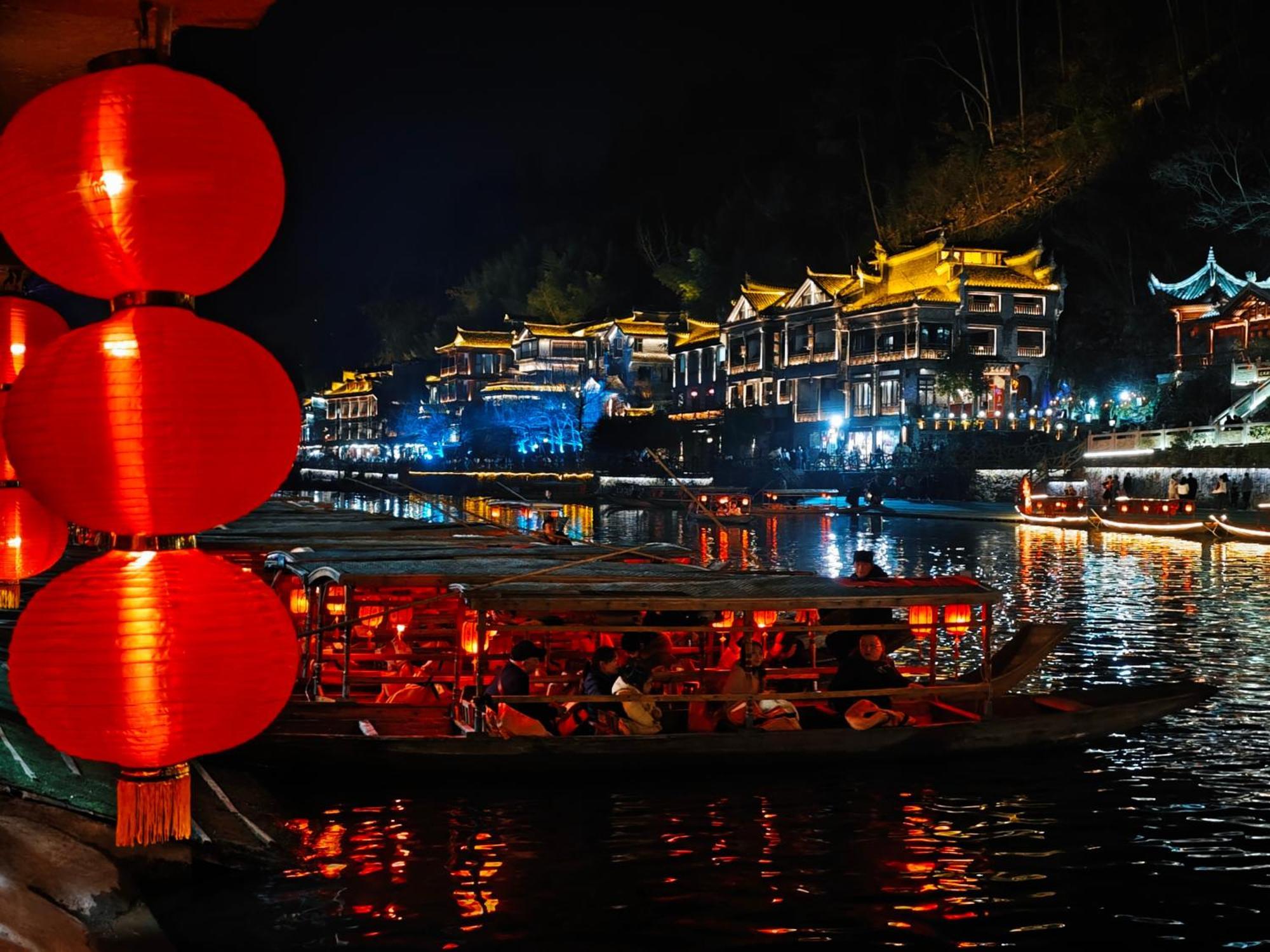 Fenghuang Memory Linjiang Inn Bagian luar foto